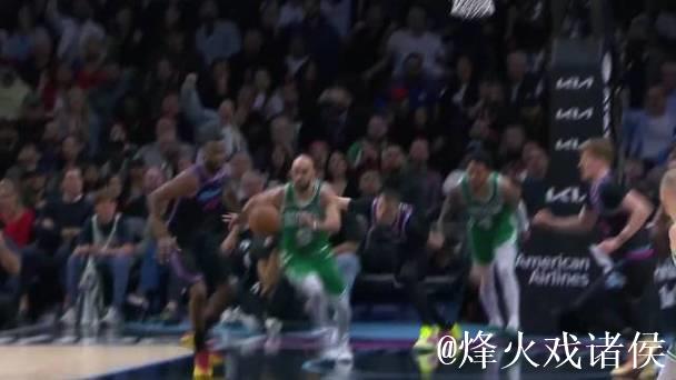 西蒙斯三分雨狂砍赛季最高39分 凯尔特人逆转热火19分差距 西蒙斯三分雨狂砍赛季最高39分 凯尔特人逆转热火19分差距